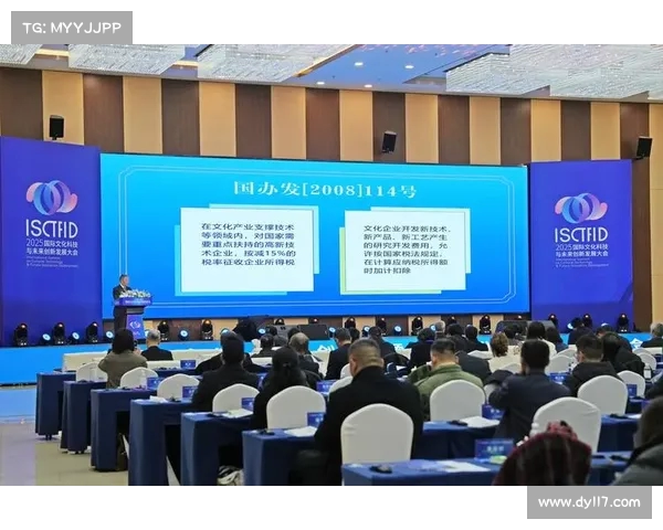 锋线组合新风潮 打破传统阵容创新探讨与未来发展趋势分析 锋线组合新风潮 打破传统阵容创新探讨与未来发展趋势分析